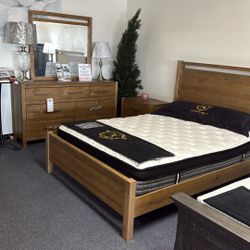 SOLID WOOD 4PC bedroom Set 