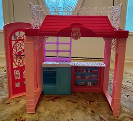 Barbie Pink Tastic Glam Vacation House