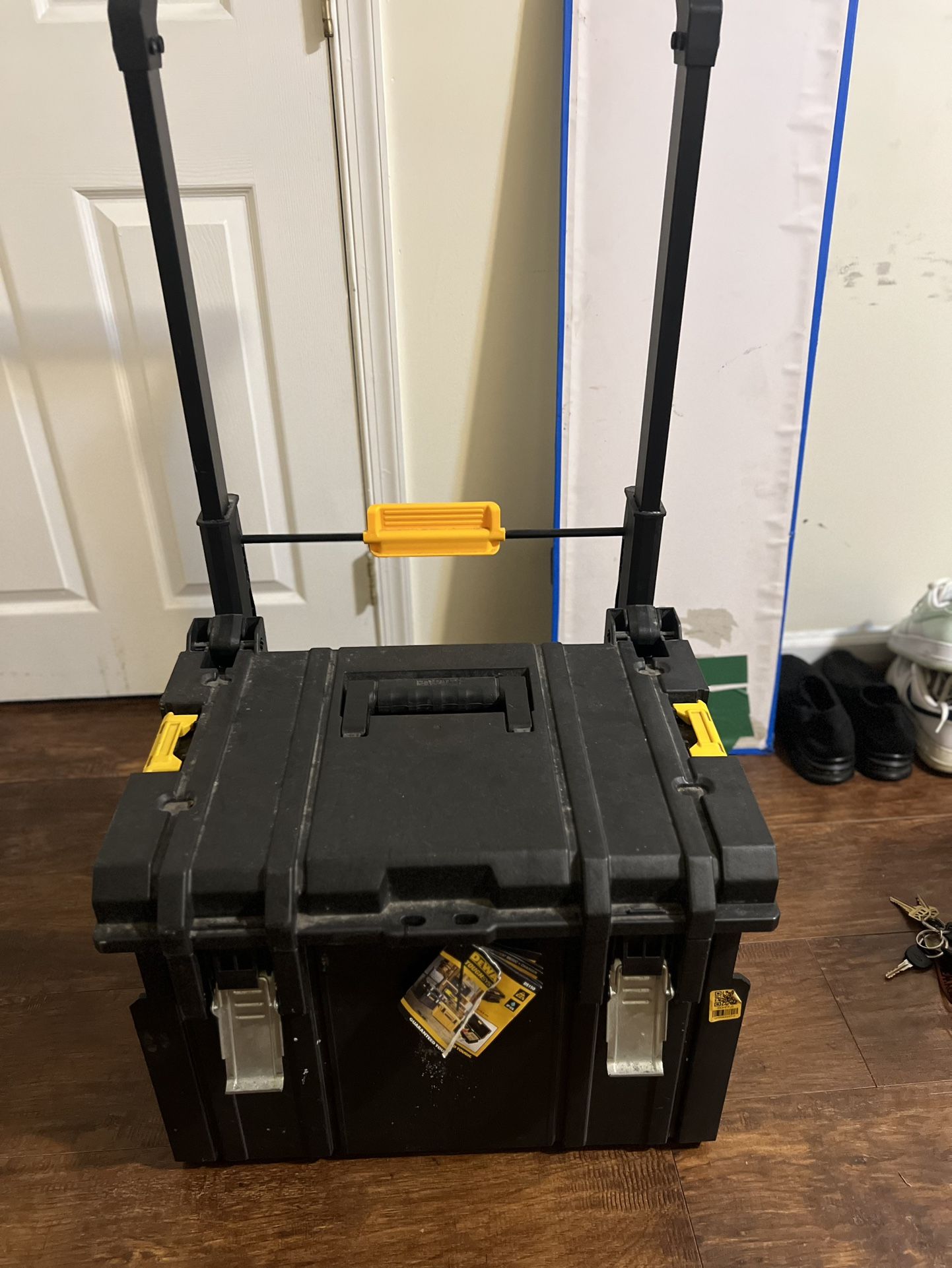 DEWAWheeled Tool Box