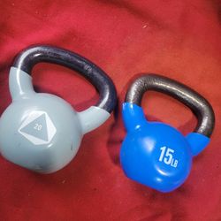 20LB & 15LB KETTLEBELL RUBBER COVER STEEL HANDLE.   35LB  TOTAL 
11525 S HALSTED DUNKIN DONUTS/7111.S WESTERN WALGREENS 
40$  CASH ONLY 