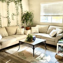 Coffee Table & 2 Matching End Tables