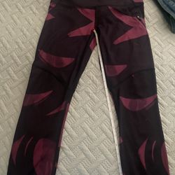 Lululemon Inspire Tight Back Spin Stroke Maroon Black Fall Colors  W 26” I 22”