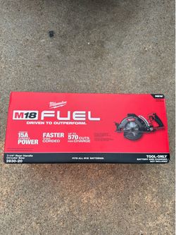NEW Milwaukee M18 Fuel 18V Rear Handle  Circular Saw (2830-20)