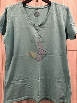 Women’s Medium. Life is Good T-shirt