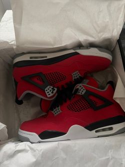 Toro Bravo 4s size 12