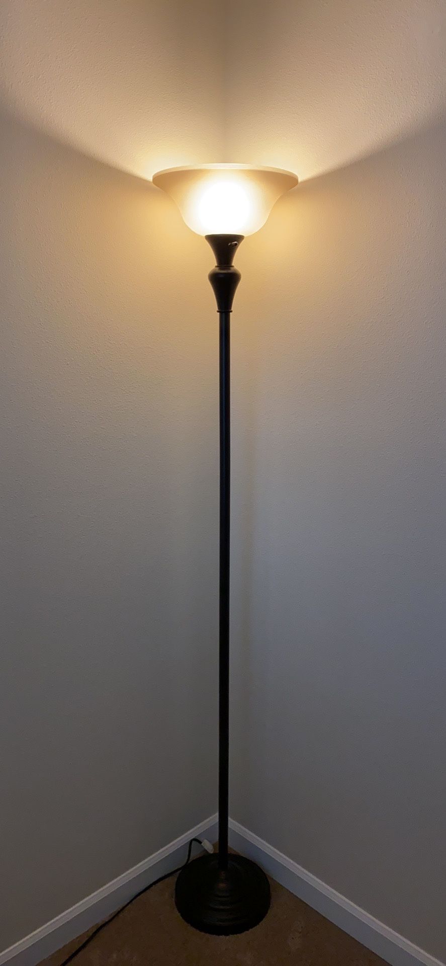 Halogen floor lamp