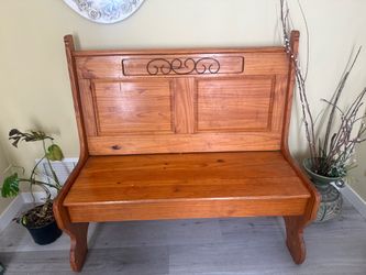 Beautiful Dickens Bench With Storage
