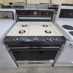 REFURBISHED CALORIC GAS STOVE