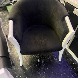 Black and white auction chair