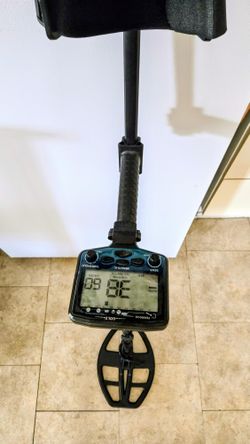 New Dr Otek metal detector with accessories