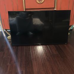TCL 43 Inch TV With Hanging Bracket For Your Wall Mount 
