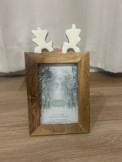 Reindeer 4x6 picture frame $15  OBO