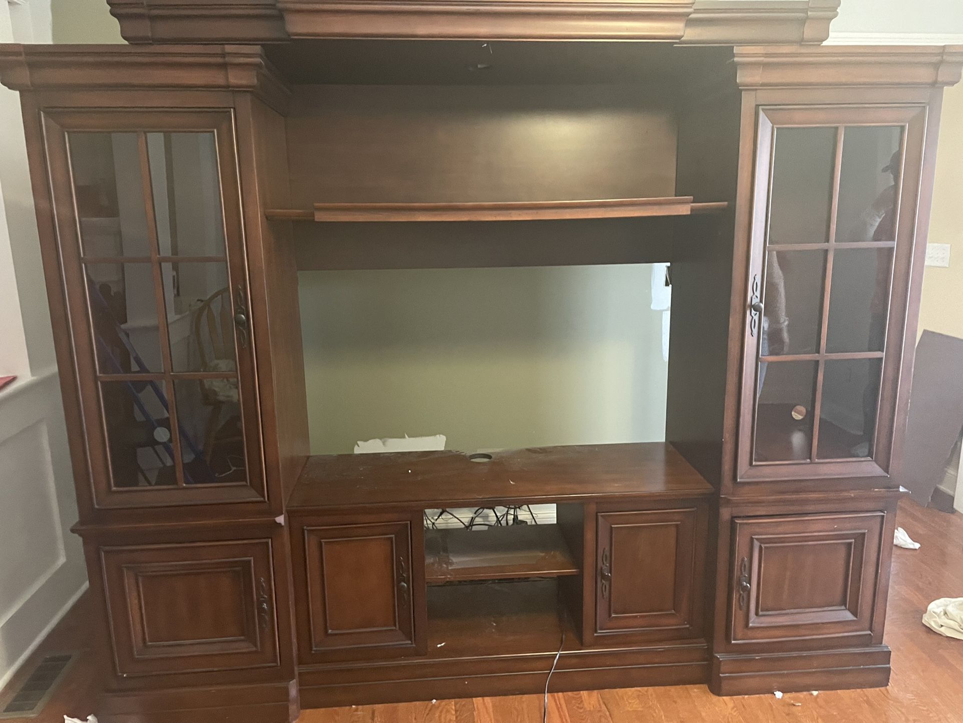 Entertainment center