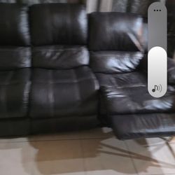 Free Set Of 4 Love seats FREE