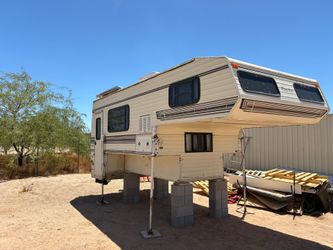 1991 Real-Lite truck camper