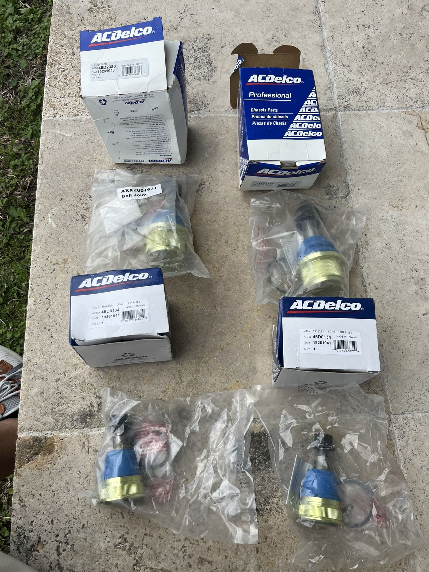 Ram 2500 Diesel Ball Joints New Yr 2006