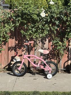 RADIO FLYER GIRLS BIKE