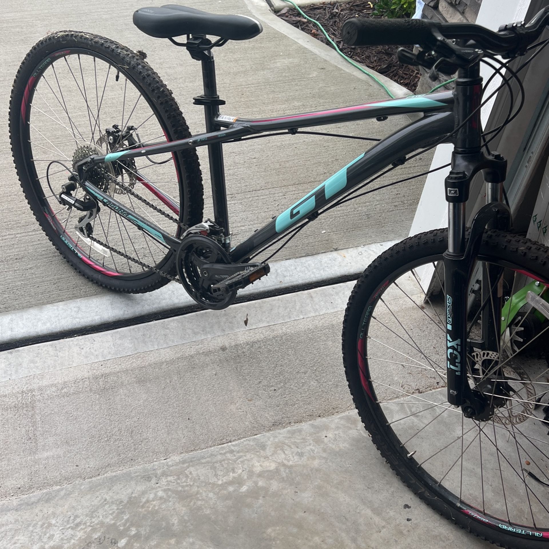 Women’s Bike and Girl’s Bike package
