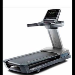 Free motion treadmill 