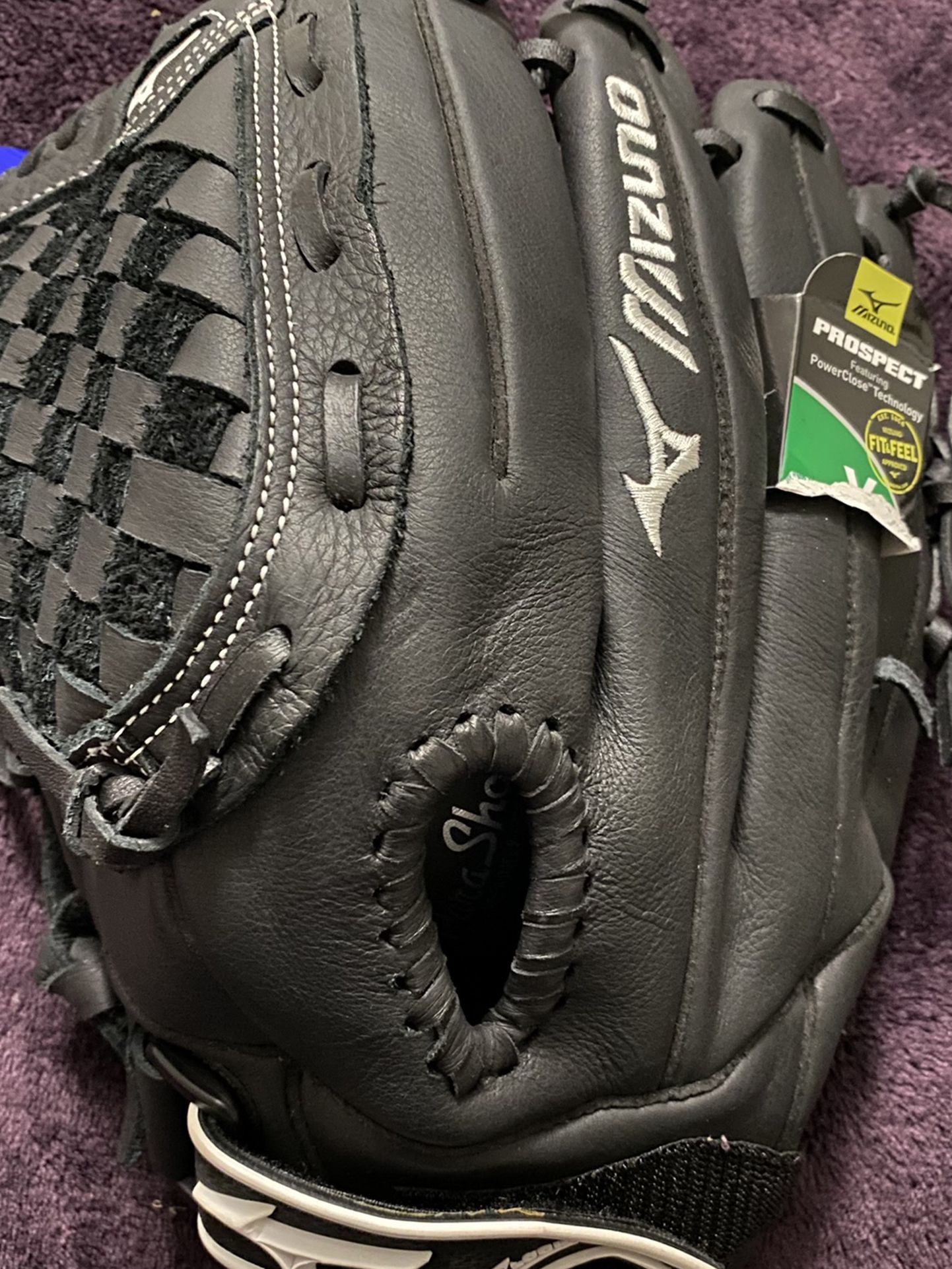 Left-Handed Throw Mizuno Prospect Series Fast Pitch Softball Glove