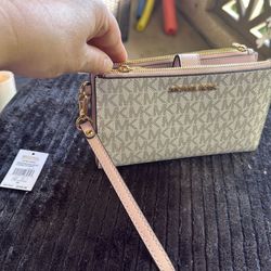 Michael Kors Wristlet