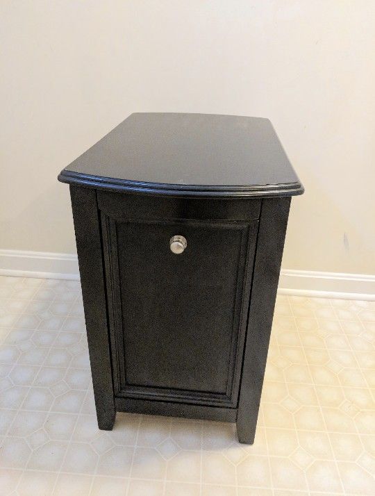 Solid Wood Chairside End Table/Nightstand