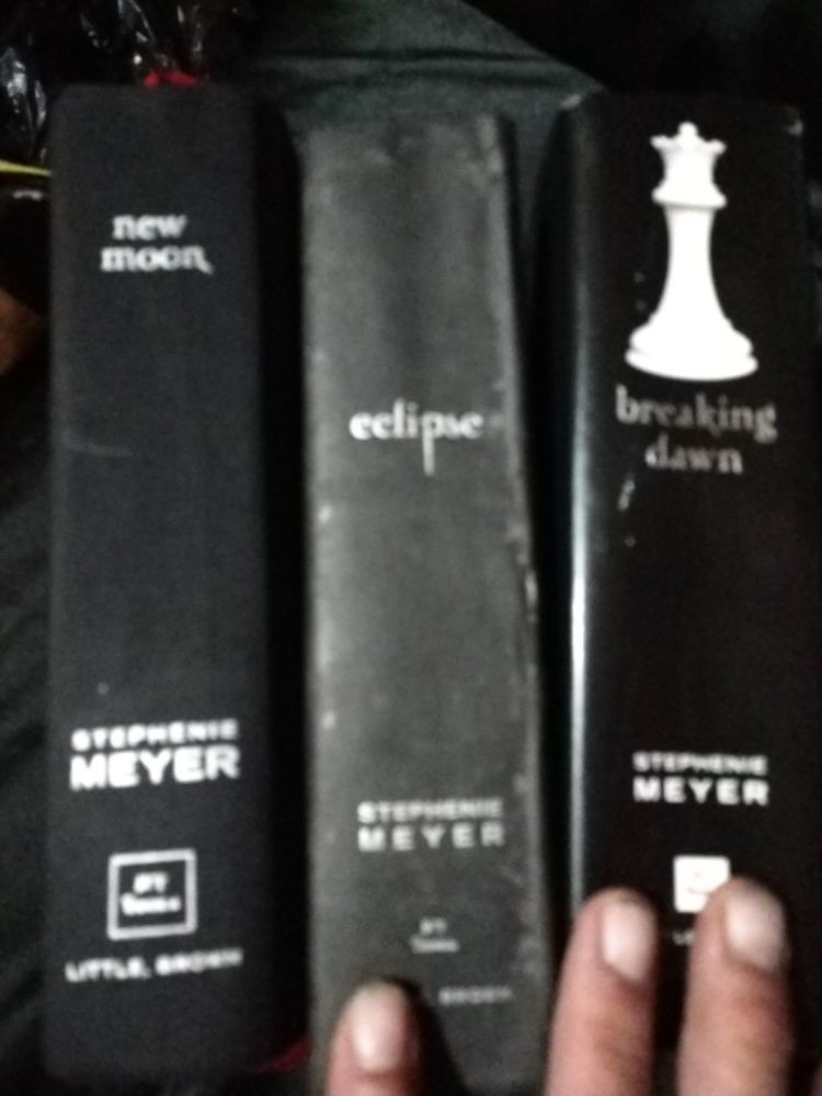 3 first editions from the Twilight series 1 signed by author