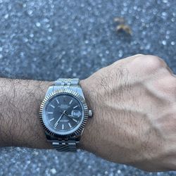Gray sub watch