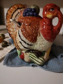 Vtg. ceramic turkey tureen w/ ladle