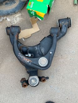 Upper control Arm and lower  for 2017 Toyota Tacoma