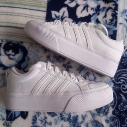 Platform Adidas $30