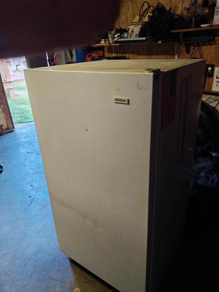 Frigidaire Standup Freezer