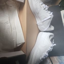 Slighty Used Nike All White SIZE 12 