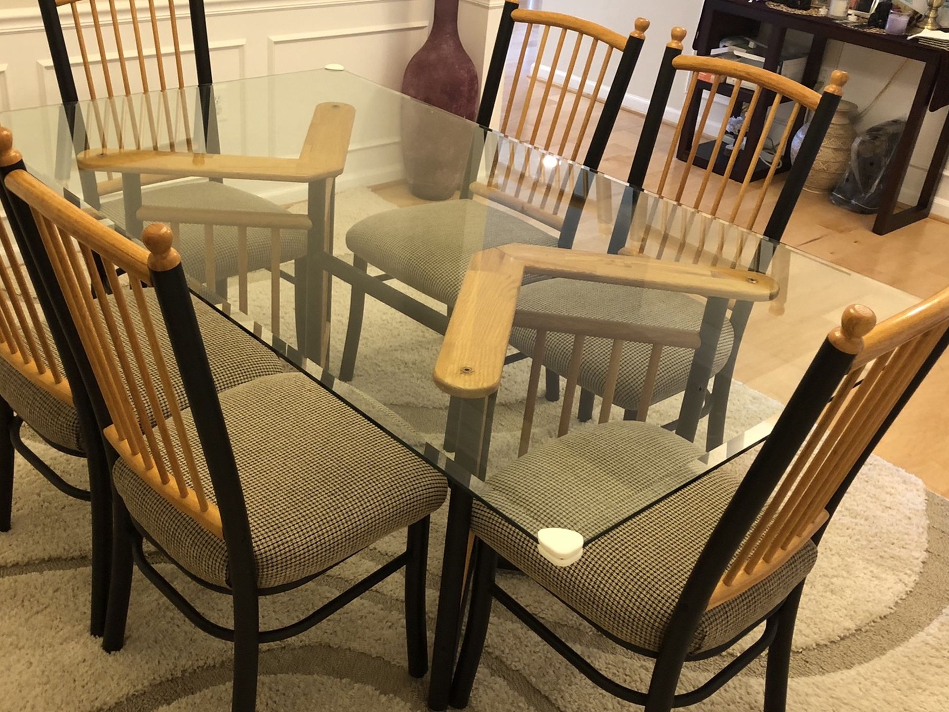 Dining Table With 6 Cushioned Chairs