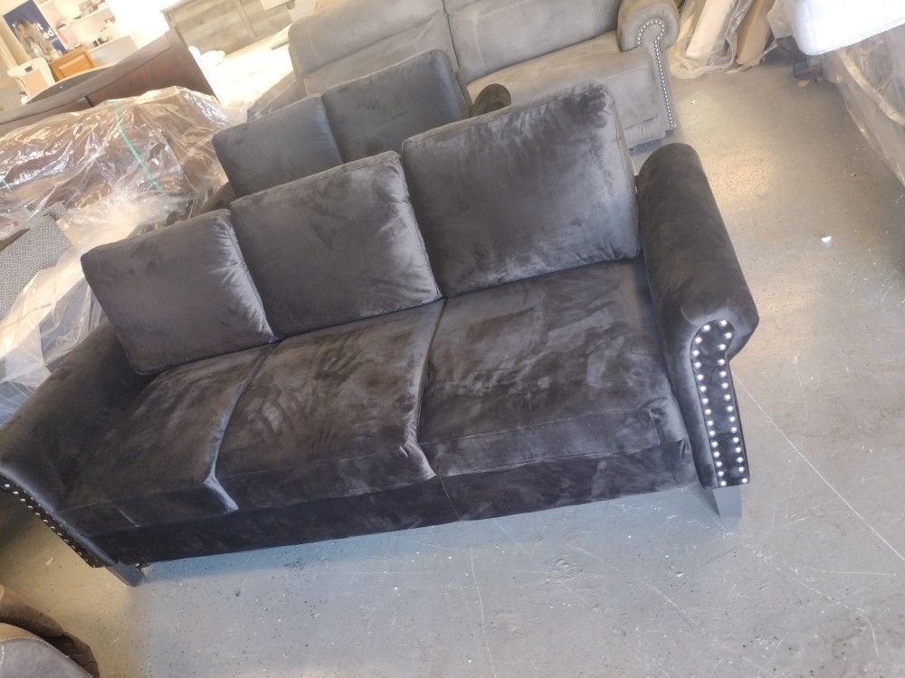 Black Sofa & Loveseat 