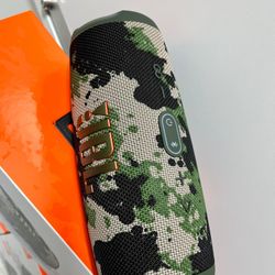 Original JBL Charge5. 20 Hours Of Playtime. Waterproof $150. ATLANTA 30329
