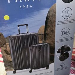 New! 2pc, Delsey Paris
