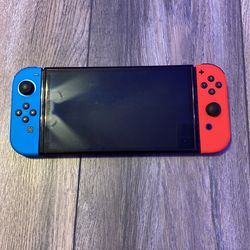 Nintendo Switch OLED + Case