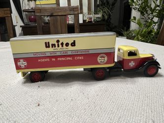 Ertl Limited Edition 1937 United Van Lines Ford Trailer Bank