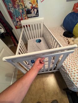 FREE!!!!!!Child crib and diaper genie