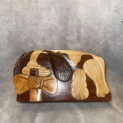 Wooden trinket jewelry lock box! Dog on bow present! 