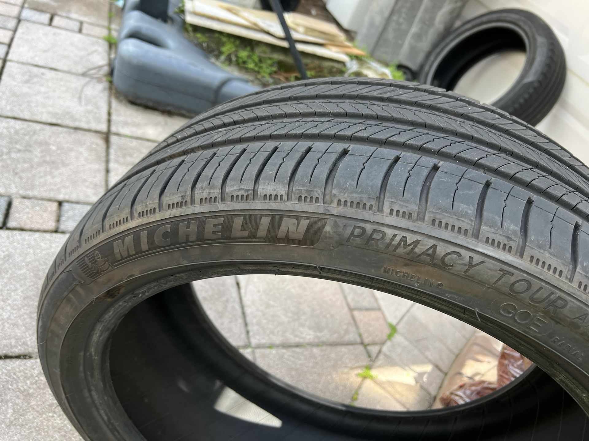 Tire 255/40/R21 Michelin Perilli Tire