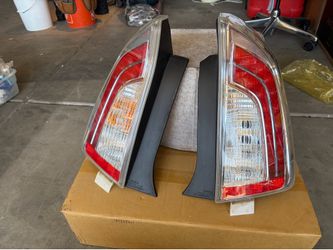Toyota Prius Tail Lights 2012-2015 OEM (Left + Right pair)