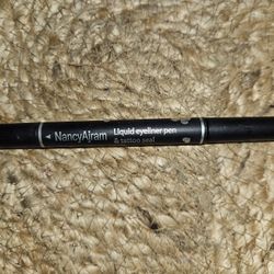Black Liquid Eyeliner pen & Heart Stamp Tattoo 2 in 1