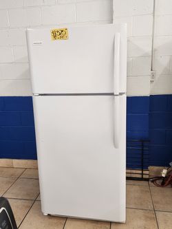 Frigidaire refrigerator 