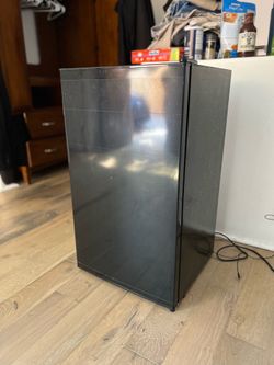 3.2 Cu Ft Mini Fridge with Freezer - Energy Efficient, Large Capacity Single Door Upright Freezer for Bedroom, Office & Dorm | Small Fridge, Reversibl