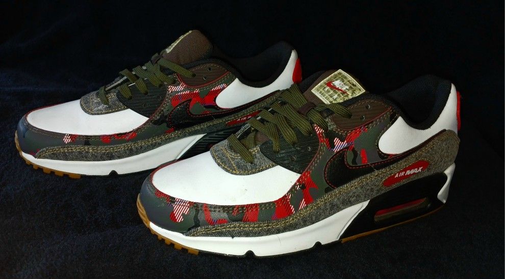 NIKE   AIR  MAX    90SE   REMIX.  PACK