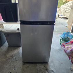 Mini Refrigerator 