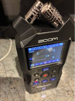 Zoom H4 Essential Handheld Recorder