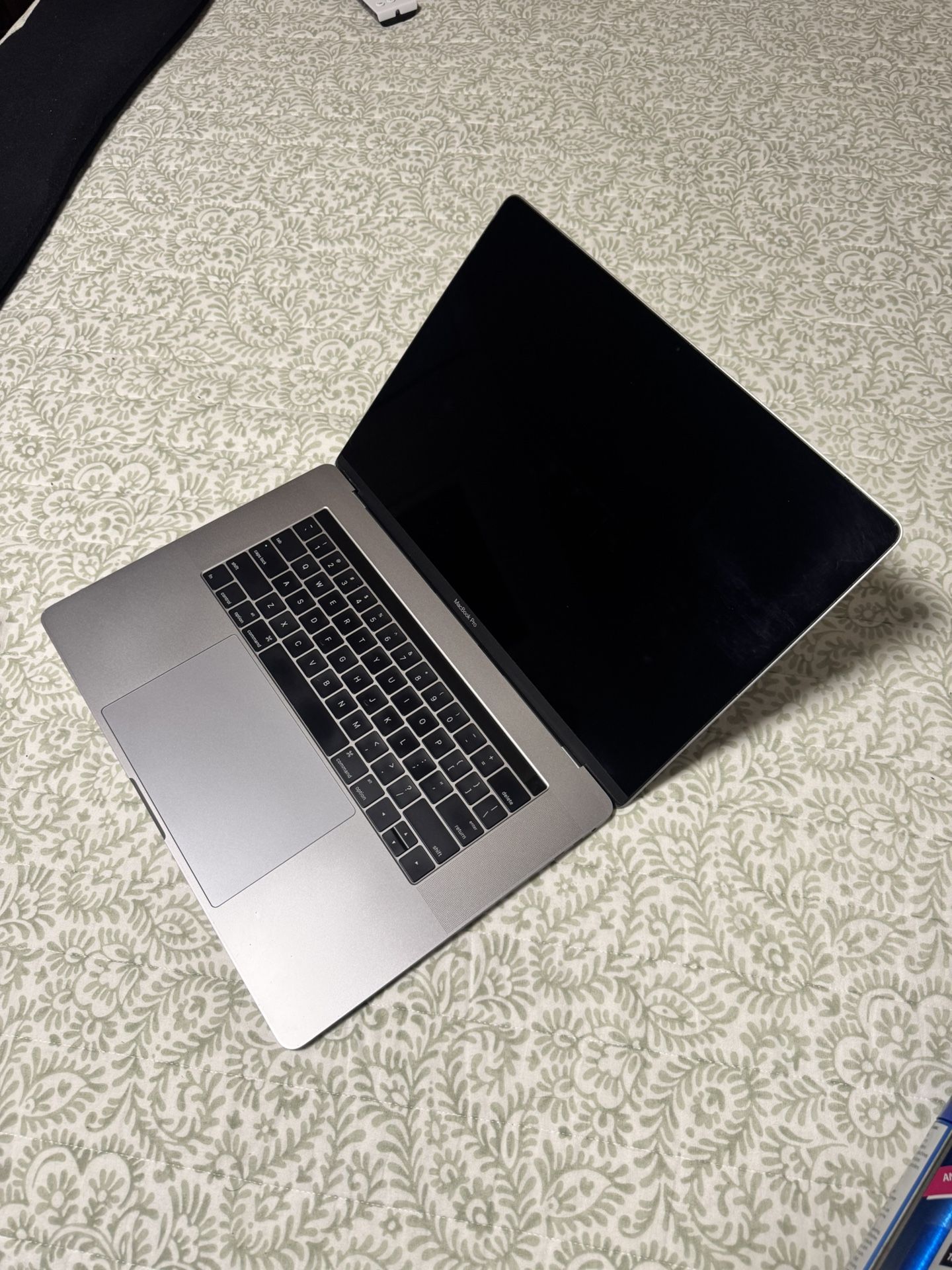 2016 15-in Touch Bar MacBook Pro